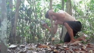 Building a primitive wattle and daub hut from scratch